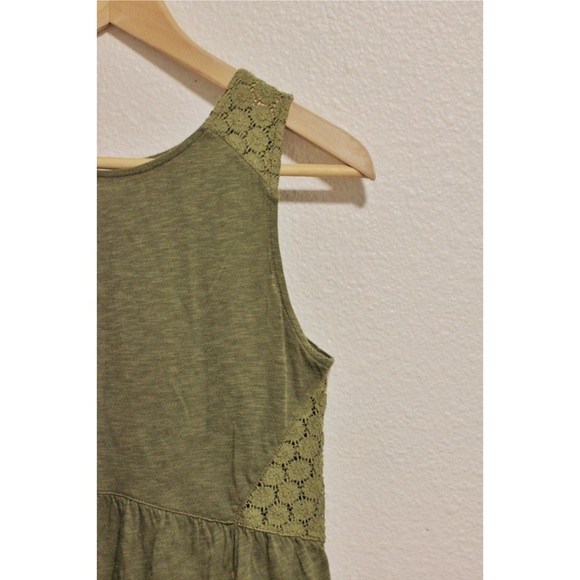 Green Wild Pearl Peplum Top w/ Lace HOLIDAY SALE - Picture 2 of 6